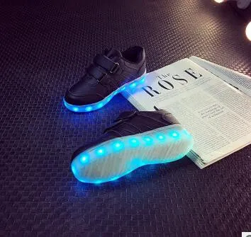 2017 Sneakers children USB charging Luminous Lighted Sneakers Boys / Girls Colorful led lights Children's Shoes