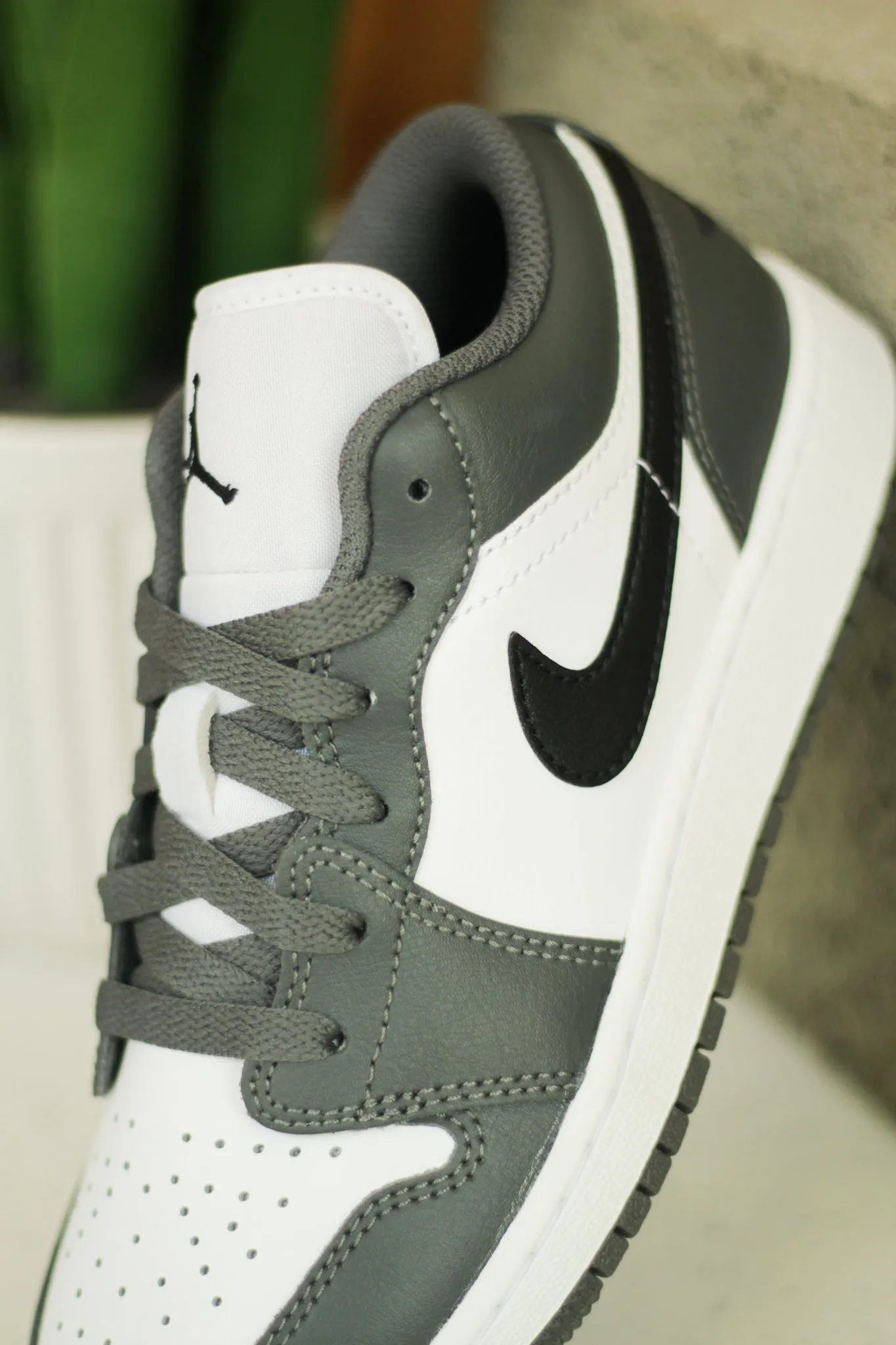 AIR JORDAN 1 LOW (GS) "IRON GREY"