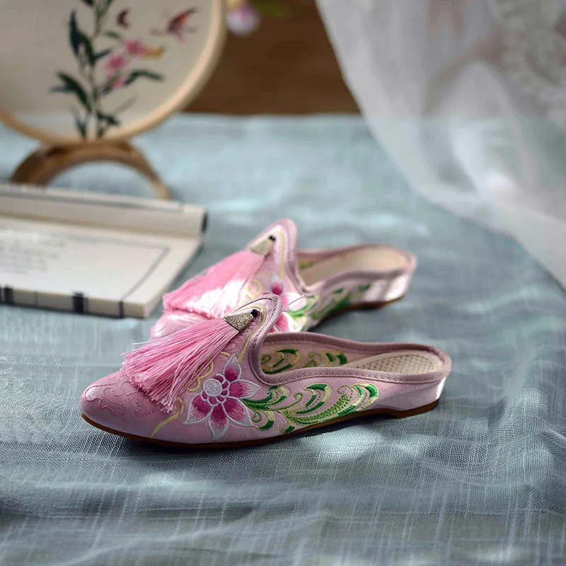 Chinese Style Pink Embroidered Shoes Slippers for Women