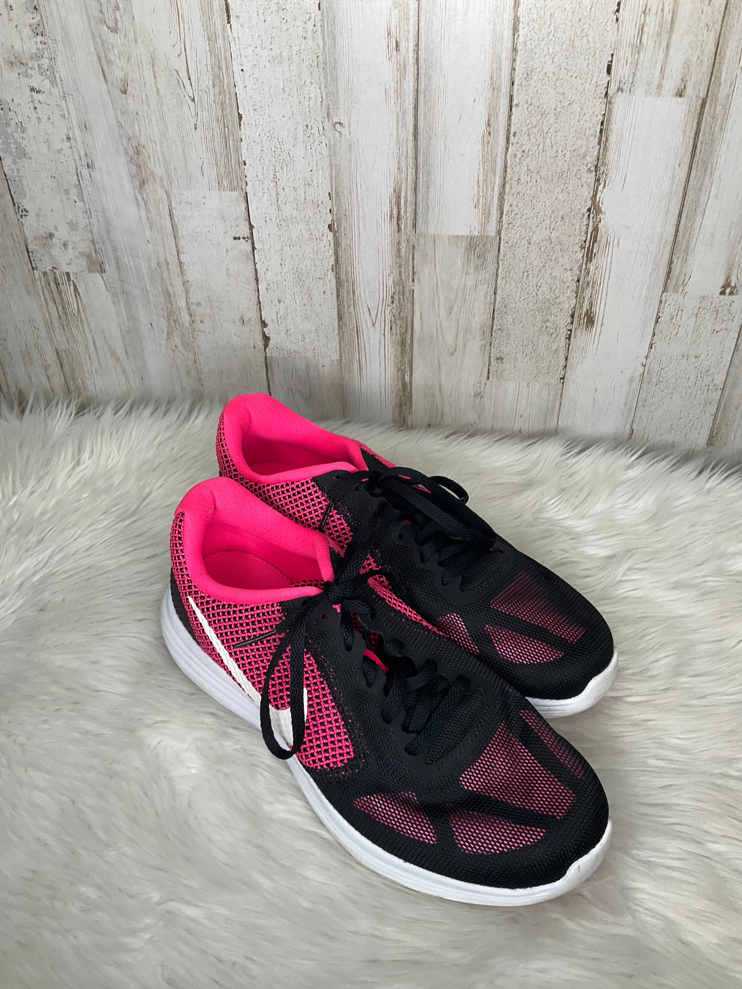 Pink Shoes Athletic Nike, Size 9