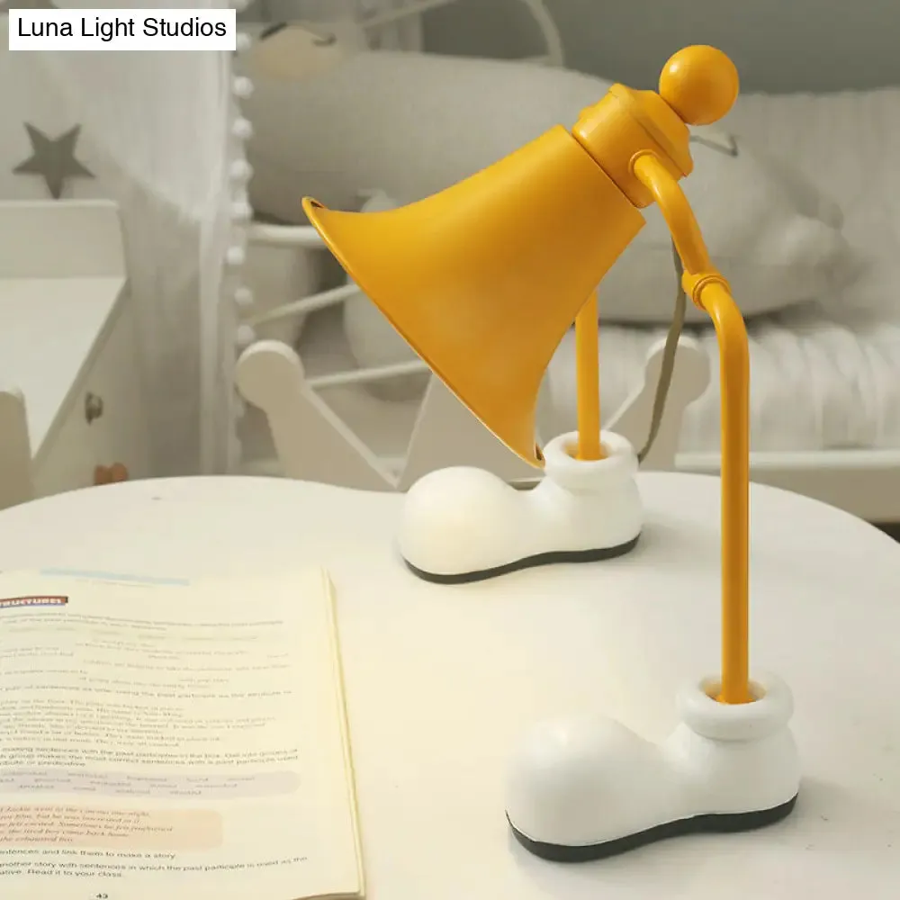 Trumpet Reading Light for Kids with Metal Frame and Yellow Finish - Single Bulb Study Lamp with Shoe-Shaped Base