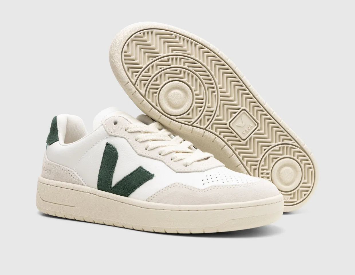 VEJA Women's V-90 Leather Extra White / Cyprus